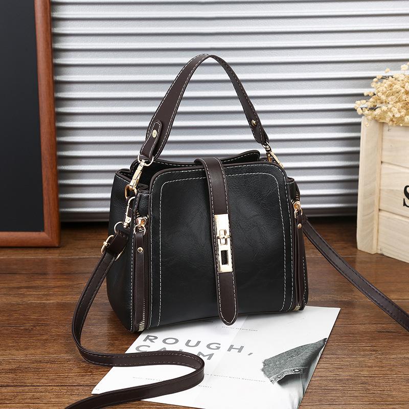 Your favorite bag Yogodlns Retro Schoudertas voor Vrouwen Zachte PU Leren Handtas Luxe Crossbody Tas Flap Messenger Bag Mommy Bag Boodschappentas 22x10x16cm