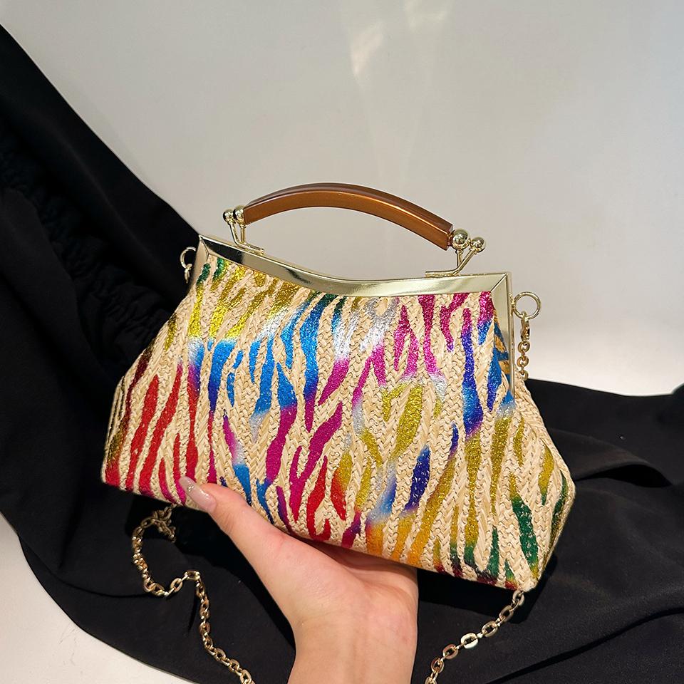 RUWB BAGS 2024 Nieuwe luxe dames avond clutch designer slot shell clip handgemaakte ketting schoudertassen crossbody tassen gestreepte handtassen zilver