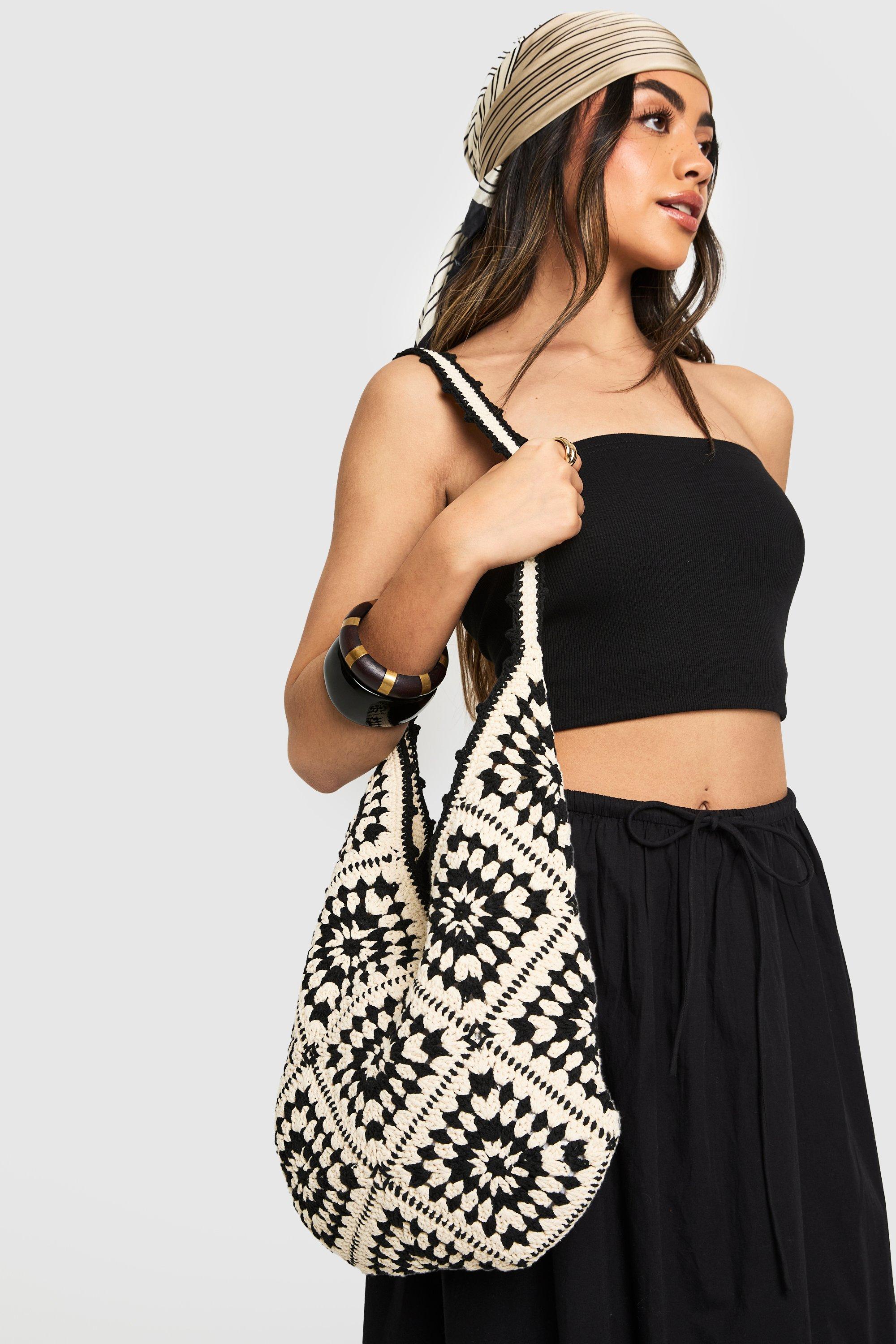 Boohoo Gehaakte Schoudertas Met Patches, Black