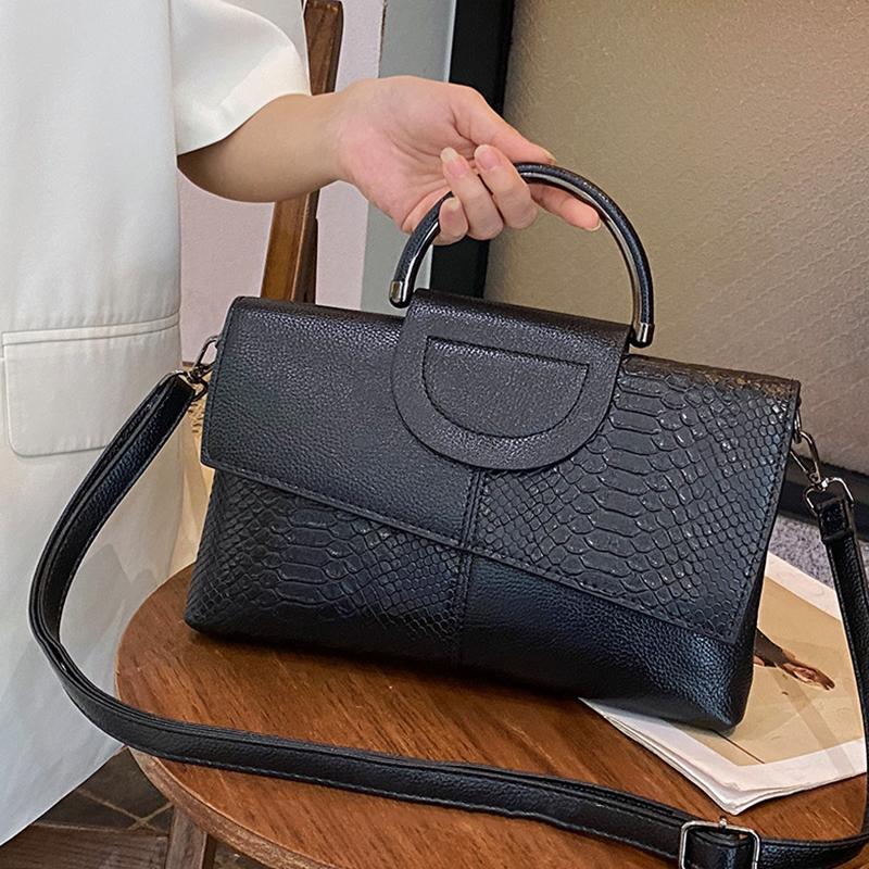 Yogodlns Luxe design PU leren dames crossbody tassen handtassen portemonnee voor dames grote capaciteit zachte envelop schoudertas 30x4x17cm zwart