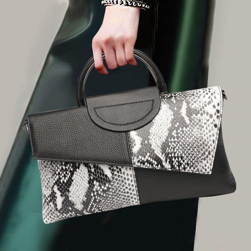 Yogodlns Luxe design PU leren dames crossbody tassen handtassen portemonnee voor dames grote capaciteit zachte envelop schoudertas 30x4x17cm zwart/wit