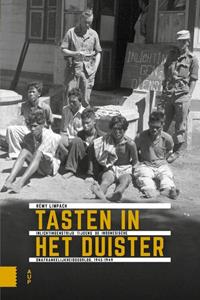 Rémy Limpach Tasten in het duister -   (ISBN: 9789463727082)