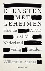 Willemijn Aerdts Diensten met geheimen -   (ISBN: 9789026354120)