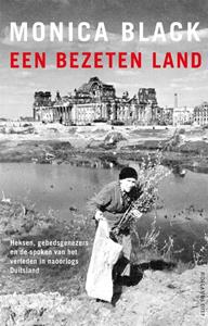Monica Black Een bezeten land -   (ISBN: 9789048870530)