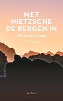 John Kaag Met Nietzsche de bergen in -  (ISBN: 9789025907273)