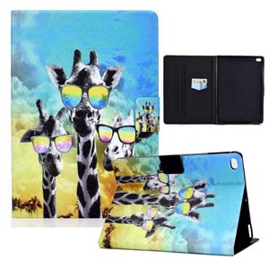 huismerk Elektrisch geperste TPU gekleurde tekening horizontale flip lederen geval met houder en pen sleuf voor iPad 5 / 6 / 8 / 9 (glazen giraffe)