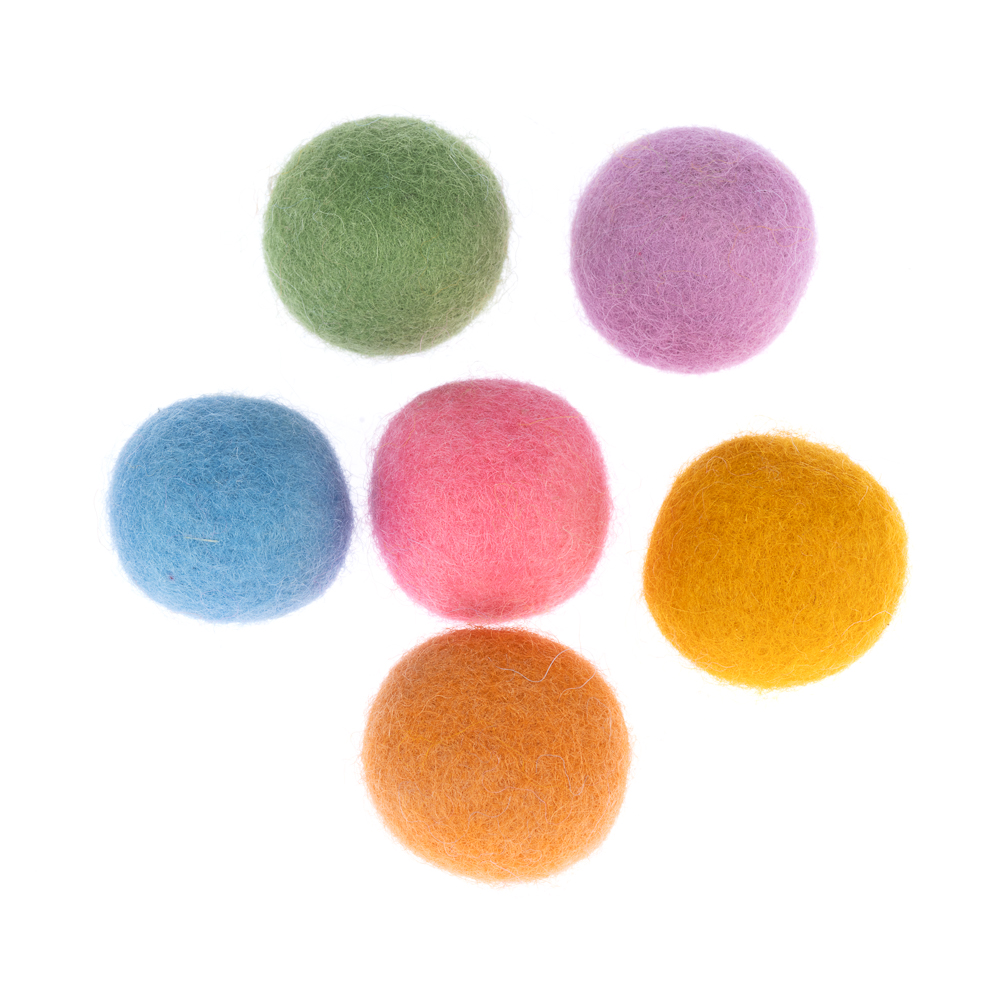 TIAKI kattenspeeltje vilten ballen - set van 6 (Ø4cm elk)