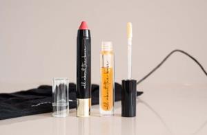 Pouch Cosmetics All About The Base Pouch Lip & Cheek Warm Peach