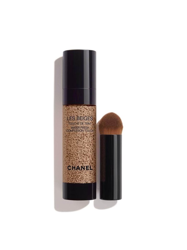 Chanel Frisse Foundation Met Microbolletjes Pigmenten  - Les Beiges Touche De Teint Frisse Foundation Met Microbolletjes Pigmenten B20