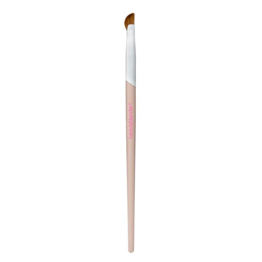 The original beautyblender Wing Man Curved Eye Liner