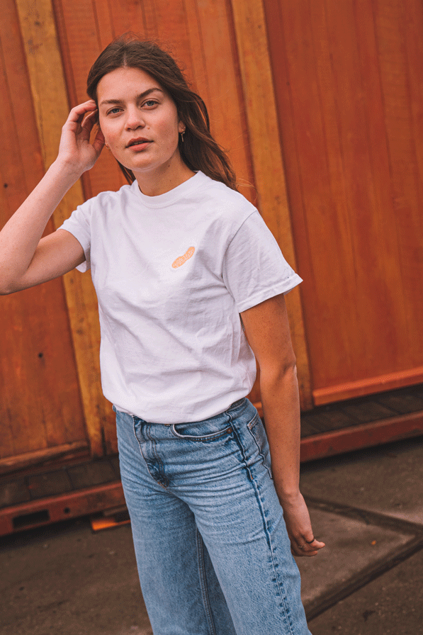 De Pindakaaswinkel Gouden Pinda T-Shirt wit (vermeld de maat in de opmerkingen)