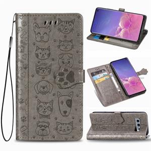 huismerk Voor Galaxy S10E Cute Cat en Dog Embossed Horizontale Flip Lederen Case met Bracket / Card Slot / Wallet / Lanyard(Grijs)