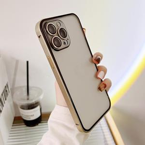 huismerk Camerabeschermer Gesp Matglas Telefoonhoesje voor iPhone 13 (Goud)