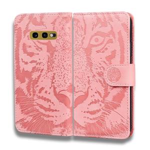 huismerk Voor Samsung Galaxy S10e Tiger Embossing Pattern Horizontale Flip Lederen Case met Holder & Card Slots & Wallet(Pink)