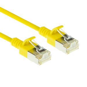 ACT DC7807 LSZH U/FTP CAT6A Datacenter Slimline Patchkabel Snagless | RJ45 Connectoren | Geel | 7 meter