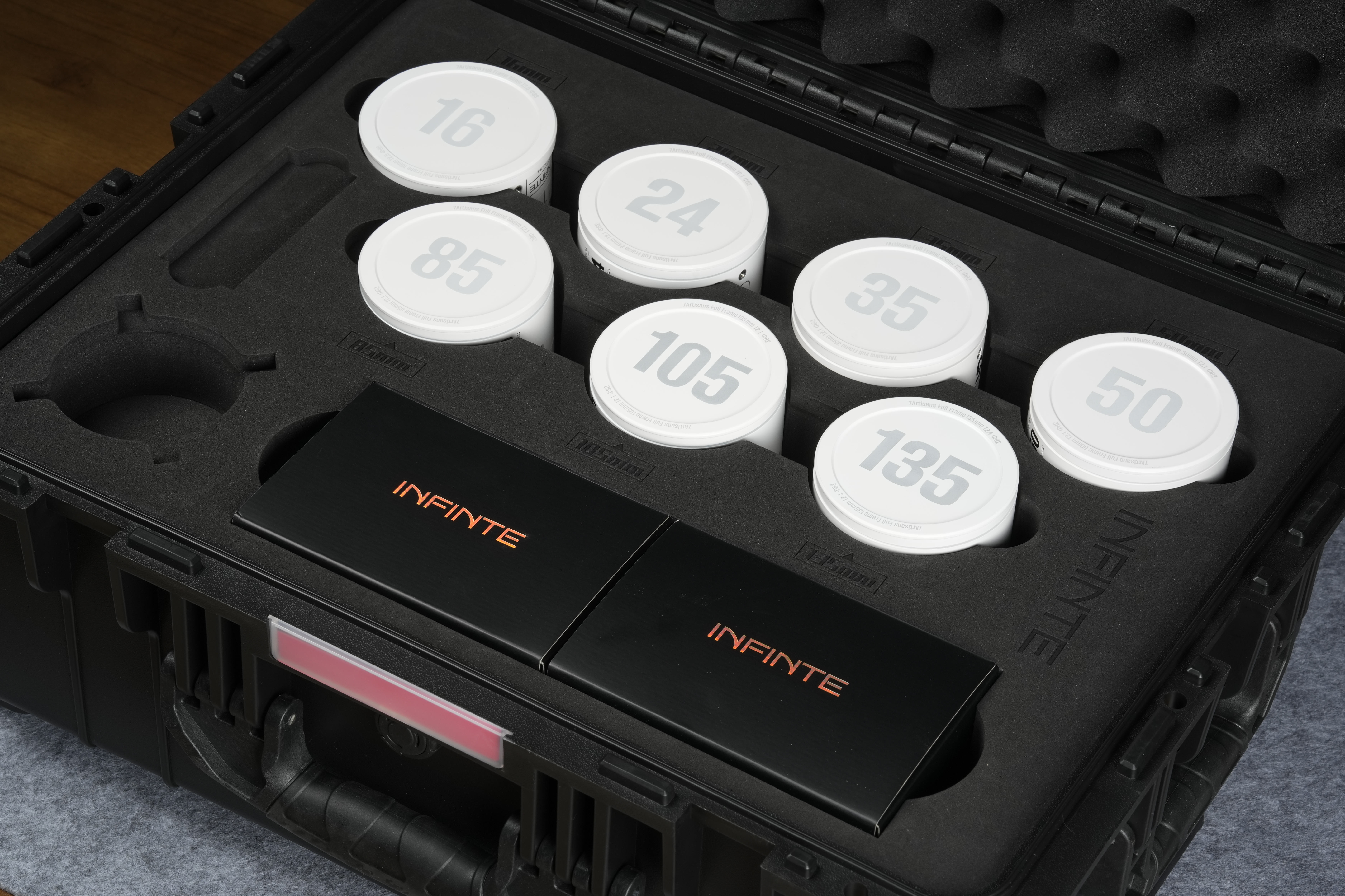 7Artisans INFINTE Cinema Kit 7 lenzen + case Wit PL-mount
