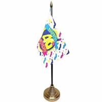 Bellatio 40ste verjaardag tafelvlaggetje 10 x 15 cm met standaard