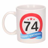 Shoppartners Verjaardag 74 jaar verkeersbord mok / beker