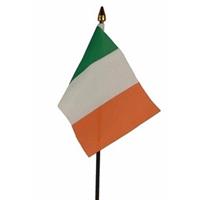 Bellatio Ierland mini vlaggetje op stok 10 x 15 cm