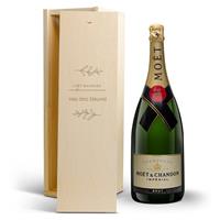YourSurprise Champagne in gegraveerde kist - Moët & Chandon (1500ml)