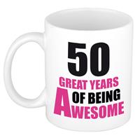 50 great years of being awesome cadeau mok / beker wit en roze - Sarah / 50 jaar -