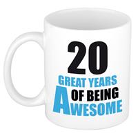 20 great years of being awesome cadeau mok / beker wit en blauw -