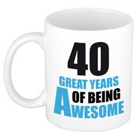 40 great years of being awesome cadeau mok / beker wit en blauw -