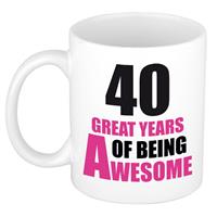 40 great years of being awesome cadeau mok / beker wit en roze -