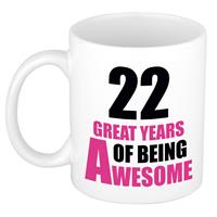 22 great years of being awesome cadeau mok / beker wit en roze -
