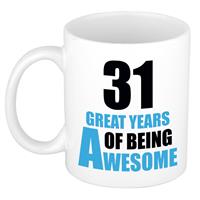 31 great years of being awesome cadeau mok / beker wit en blauw -