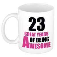 23 great years of being awesome cadeau mok / beker wit en roze -