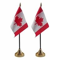 2x stuks Canada tafelvlaggetjes 10 x 15 cm met standaard -