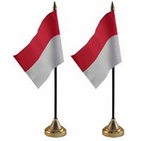 2x stuks indonesie tafelvlaggetje 10 x 15 cm met standaard -
