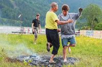 Jochen Schweizer Feuerlauf-Seminar in Tirol