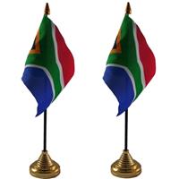 2x stuks zuid Afrika tafelvlaggetjes 10 x 15 cm met standaard -