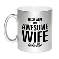 Bellatio Awesome wife / echtgenote zilveren cadeau mok / beker 330 ml -
