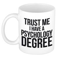 Bellatio Trust me Psychology degree kado mok / beker wit - Psychologie geslaagd / afstudeer cadeau -