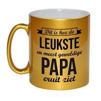 Bellatio Gouden leukste en meest geweldige papa cadeau koffiemok / theebeker 330 ml -