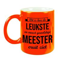 Bellatio Leukste en meest geweldige meester cadeau koffiemok / theebeker neon oranje 330 ml -