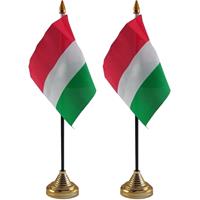 2x stuks Hongarije tafelvlaggetje 10 x 15 cm met standaard -