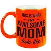 Bellatio Awesome mom cadeau mok / beker neon oranje voor Moederdag 330 ml -