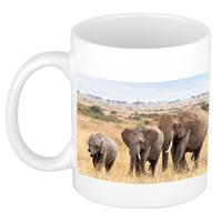 Bellatio Kudde Afrikaanse olifanten in de Savanne dieren mok / beker wit 300 ml -