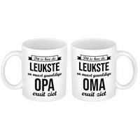 Bellatio Leukste en meest geweldige Opa en Oma mok - Cadeau beker set voor Opa en Oma -