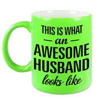 Bellatio Awesome husband / echtgenoot cadeau mok / beker neon groen 330 ml -