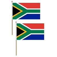 Set van 4x stuks zuid Afrika handvlaggetje/zwaaivlaggetje 15 x 22 cm met houten stok -