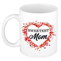 Bellatio Sweetest mom kado mok / beker met hartjes voor Moederdag / verjaardag -