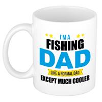 Bellatio Fishing dad mok / beker wit 300 ml - Cadeau mokken - Papa/ Vaderdag -