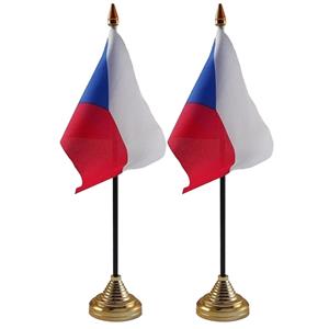 Bellatio Set van 2x stuks Tsjechie tafelvlaggetje 10 x 15 cm met standaard -