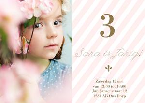 Luckz Verjaardagsuitnodiging met foto en roze strepen