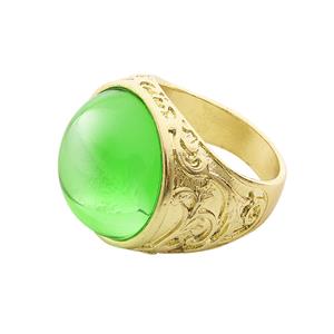 Nep gouden ring met groene steen